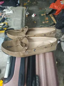 sepatu tod's orginal size 39 Masih lumayan bagus kk