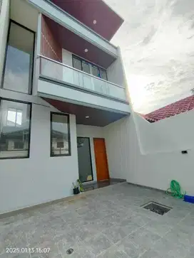 dijual rumah bangunan baru 2 lantai
