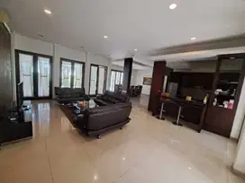 RUMAH MEWAH HOEK LUAS TAMAN RADIO DALAM KEBAYORAN BARU JAKSEL