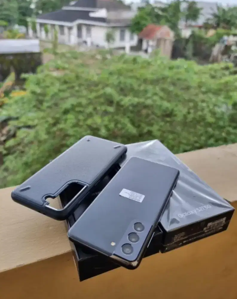 Samsung Galaxy S21 5G 8/256 GB SEIN Kondisi Seperti Baru