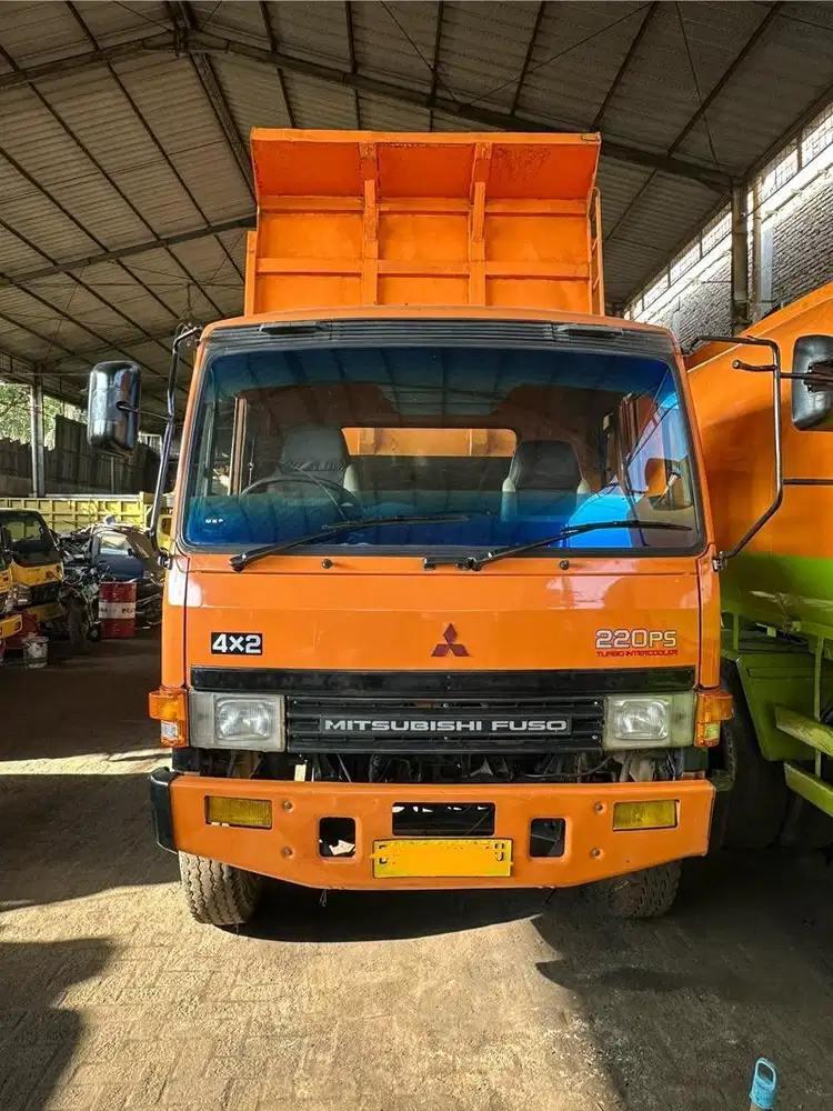 Mitsubishi Ps220 4x2 2015 DUMP TRUCK  BAN MENTAH KAWAT 1.000 Mulusss