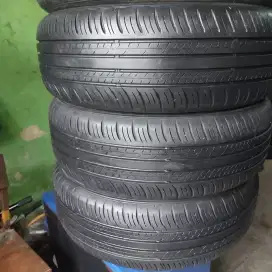 Ban 215 60 R17 Dunlop Enasave