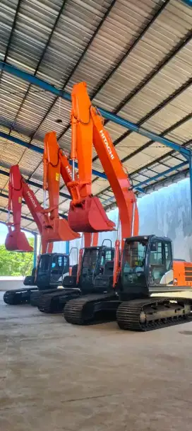 Excavator Hitachi ZX200-5G Tahun 2023 harga 1,1M NEGO