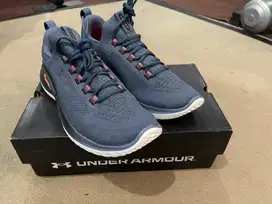 Under Armour Flow Dynamic Baru size 44.5