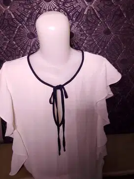 Preloved Blouse Putih Mango Size M