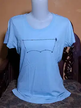 Preloved T Shirt Tosca Levis Size M