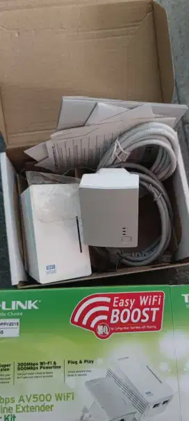 Wifi extender dengan jaringan listrik