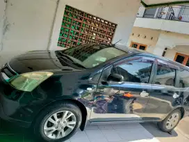 Dijual cepet Nissan grand Livina SV 2011 orisinil istimewa