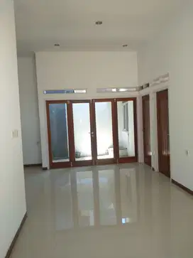 Rumah Minimalis Terawat Strategis di Komplek Antapani Bandung Kota