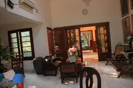 Dijual Rumah Ex. Cafe di Jl. Sumur Bandung, Sayap Dago