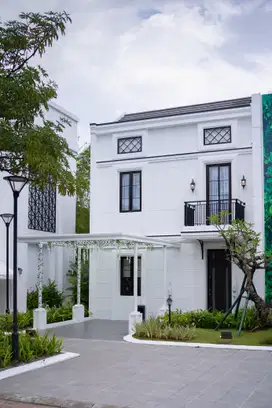 DIJUAL RUMAH MEWAH FASILITAS KOLAM RENANG DI MAKASSAR