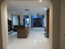 Rumah hoek 3+1 lingkungan nyaman lippo karawaci