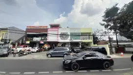 Disewakan Ruko 2,5 Lantai Komersial Area Prestigious Kemang Strategis