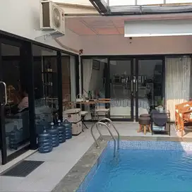 Rumah ada Kolam Renang Siap Huni di Komplek Pondok Hijau Bandung