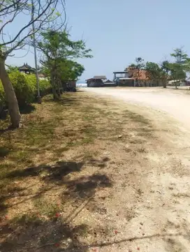 Cliff Front Land Pantai Melasti