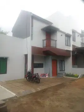 Rumah 2 lantai siap huni didepok.ede