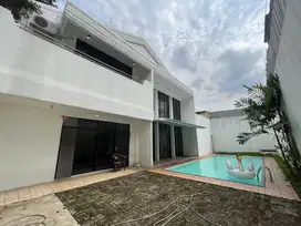 Rumah Cantik 2 Lantai Full Marmer Ada Kolam Renang Senopati JakSel