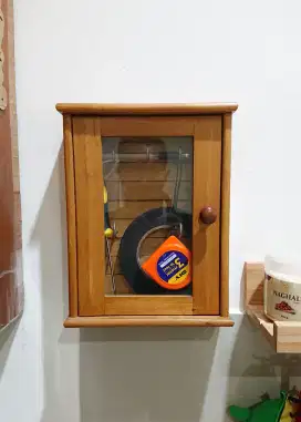 Kotak Kayu Gantungan Kunci / Perkakas