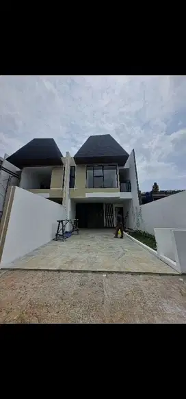 rumah Exclusive Brand New  15 menit MRT lebak bulus ciputat