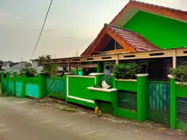 Dijual Cepat Rumah Jl.Lingkar Istana Demang Lebar Daun Palembang