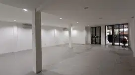 Dijual! Semi Gedung 4 LT di Tomang - Komersial Strategis, Siap Pakai