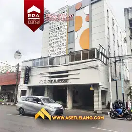 Hotel Jl. Asia Afrika, Balonggede, Regol, Kota Bandung