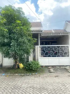 Murah rumah Puri Surya Valencia