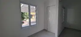 DIJUAL RUMAH  MURAH 2 LANTAI SUDAH RENOVASI TOTAL DI CLUSTER TENGAH!
