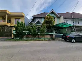 Dijual rumah 2 lantai di jl.hertasning lama makassar