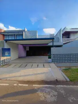 Rumah Mewah Tanah Luas Dalam Komplek Dekat Jalan Raya Pos Pengumben