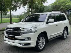 Land cruiser 200UK version V8 matic diesel 2013