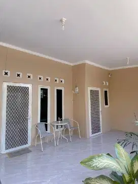 Rumah 2 Lantai Semi Furnish Ada Kolam Ikan Griya Kebraon Surabaya