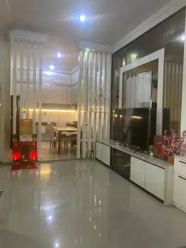 Dijual Townhouse Siap Huni Dengan Perabot Di Komplek Suluh Regency