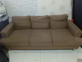 Kursi atau sofa informa