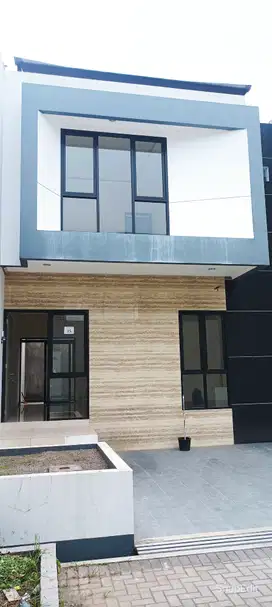 Rumah 2 lantai minimalis siap huni dekat setra duta bandung.Strategis