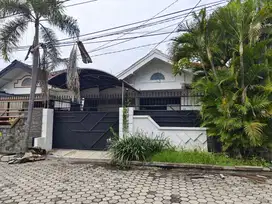 Turun Harga ! Rumah Bagus Terawat Taman Pondok Indah