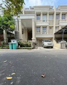 Rumah Gading Grande 3 Lantai, LT 144 m2, Bagus Bebas Banjir, Jual Cpt
