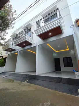 RUMAH BARU 2 LANTAI SIAP HUNI MODERN CLASSIC CIRACAS JAKARTA TIMUR