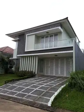 Rumah View Gunung Di Sentul City Depan Taman