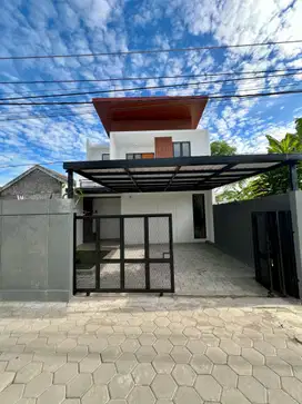 Dijual rumah 2 lantai lokasi Kopenrejo, jl.nanas,Maguwo, Depok sleman.