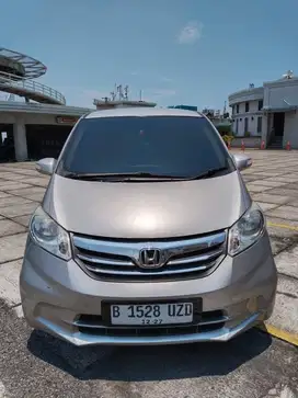 (Promo Tdp 10jt) Honda Freed 1.5 E PSD AT 2012 Silver