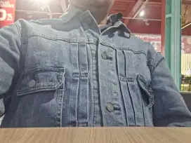 Uniqlo Jaket Denim Tipe 2 Size L