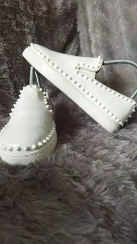 Christian Louboutin Pikboat Slip On Sneakers Authentic Mulus