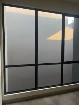Jendela Aluminium Merk Madela