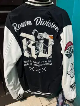 VARSITY ROWN DIVISION