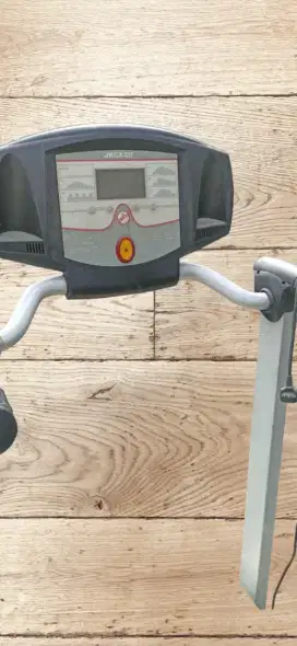 Treadmill Elektrik Solar