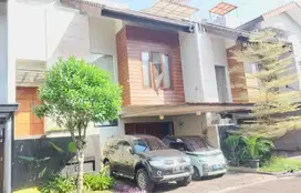 Rumah Mewah 2 Lantai Siap Huni di Pondok Pinang, Jakarta Selatan