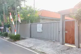 Rumah Mewah 1 Lantai di Salemba, Jakarta Pusat