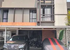 Disewakan Rumah 4 Kamar Tidur Full Canopy Di Suvarna Sutera