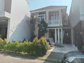 Dijual Rumah Bagus 2 Lantai Lokasi Strategis di Legenda Wisata Cibubur